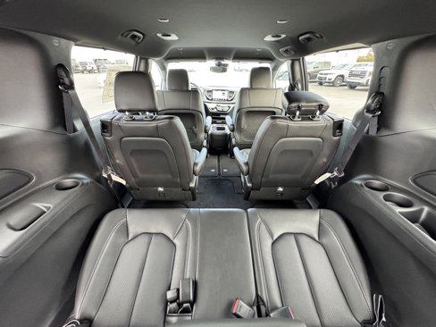 New 2025 Chrysler Voyager LX image 14