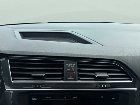 Certified 2022 Volkswagen Tiguan SE R-Line image 22