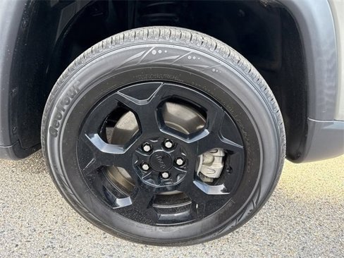 Used 2023 Jeep Compass Trailhawk image 16