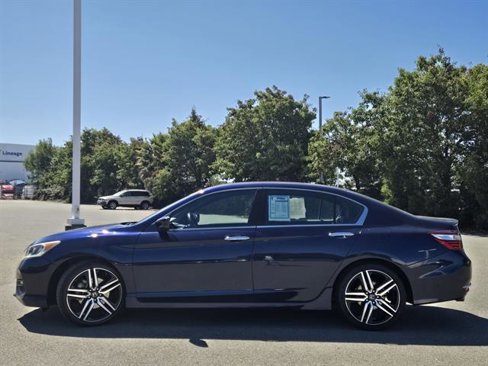 Used 2017 Honda Accord Sport image 7