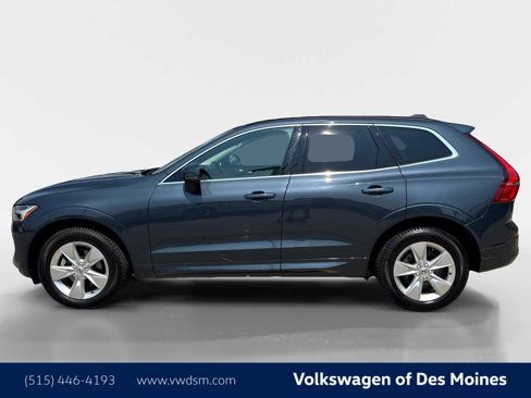 Used 2022 Volvo XC60 B5 Momentum image 3