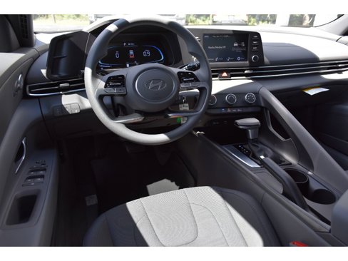 New 2025 Hyundai Elantra SE image 11