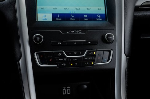 Used 2020 Ford Fusion SEL image 30