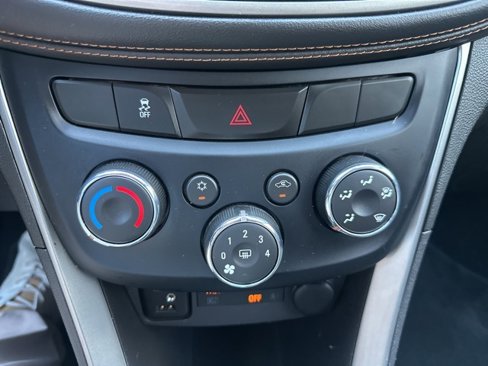 Used 2020 Chevrolet Trax LT w/ Redline Edition image 13