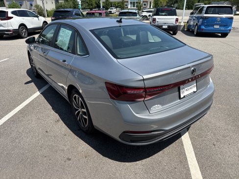 Used 2025 Volkswagen Jetta SE image 6