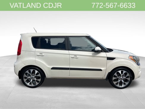 Used 2013 Kia Soul ! w/ Premium Pkg image 5
