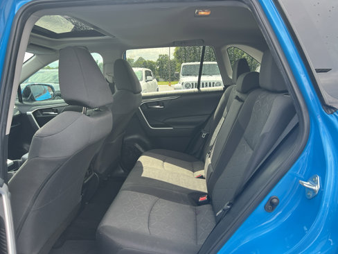 Used 2021 Toyota RAV4 XLE image 11