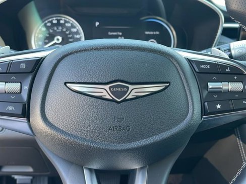 Used 2025 Genesis G70 2.5T image 23