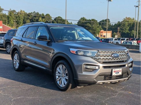 Certified 2022 Ford Explorer Limited w/ Equipment Group 301A image 4