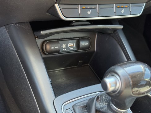 Used 2017 Kia Sorento LX w/ LX Convenience Package image 25