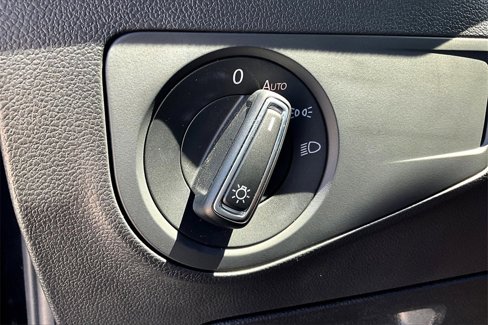 Certified 2022 Volkswagen Tiguan SE w/ Panoramic Sunroof Package image 28