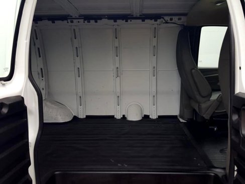 Used 2012 Chevrolet Express 3500 image 11