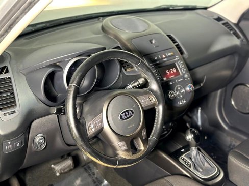 Used 2013 Kia Soul + w/ Audio Pkg image 22