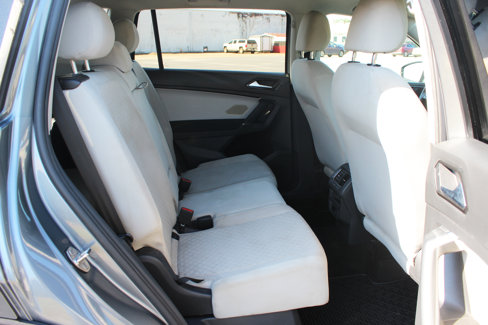 Used 2018 Volkswagen Tiguan S image 47