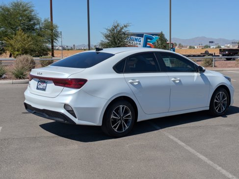 Used 2023 Kia Forte LXS w/ LXS Technology Package image 5