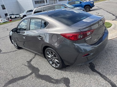 Used 2018 MAZDA MAZDA3 Touring image 9