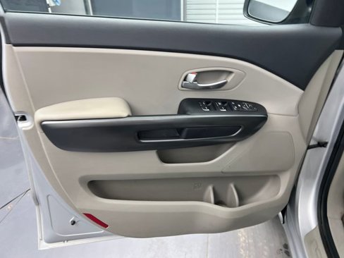 Used 2020 Kia Sedona LX image 24