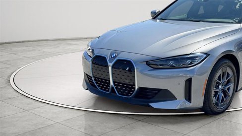 Used 2022 BMW i4 eDrive40 image 3