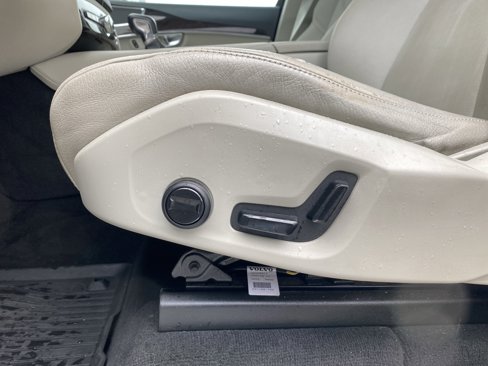 Used 2019 Volvo XC90 T5 Momentum w/ Protection Package image 21