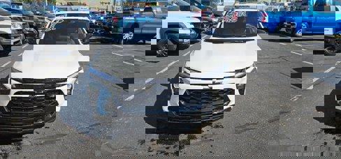 Used 2024 Chevrolet Trax ACTIV w/ Sunroof Package image 2