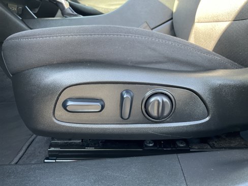 Used 2024 Chevrolet Malibu LT image 31