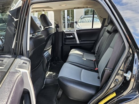 Used 2016 Toyota 4Runner SR5 Premium image 5
