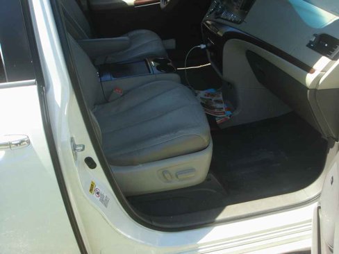 Used 2011 Toyota Sienna XLE image 6