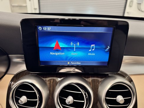 Used 2019 Mercedes-Benz C 300 Sedan image 11