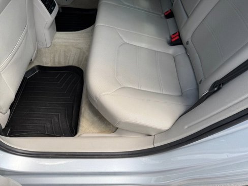 Used 2013 Volkswagen Passat TDI SE image 33