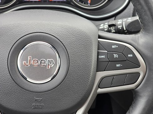 Used 2019 Jeep Cherokee Limited image 17
