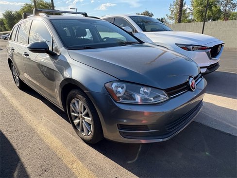 Used 2016 Volkswagen Golf SportWagen image 5