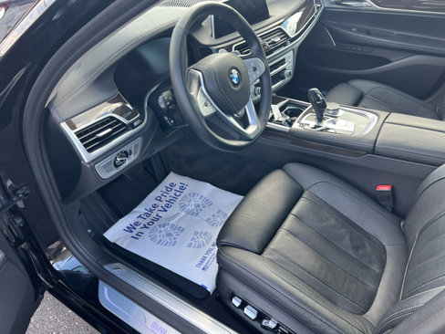 Used 2021 BMW 740i xDrive image 10