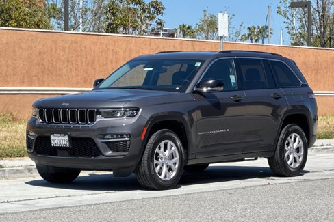 Used 2022 Jeep Grand Cherokee Limited image 8