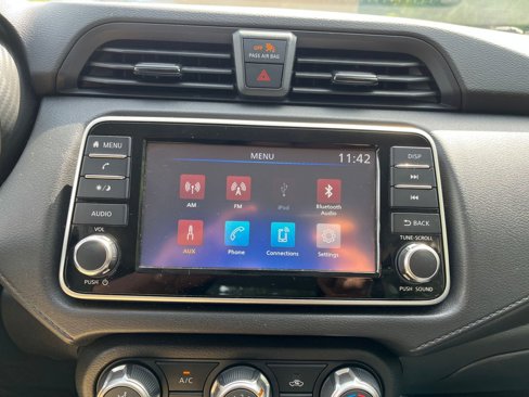 Used 2024 Nissan Versa S w/ Trunk Package image 20