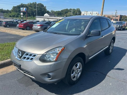 Used 2014 Nissan Rogue S image 3