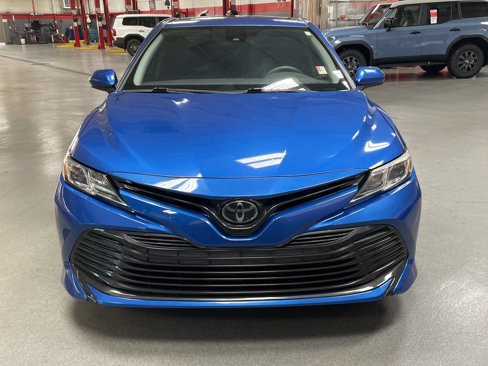 Used 2019 Toyota Camry LE image 3