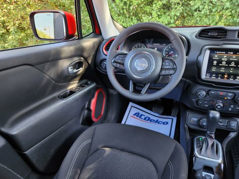 Used 2022 Jeep Renegade Latitude w/ Sun/Sound Group image 25