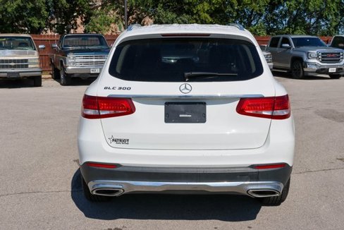 Used 2019 Mercedes-Benz GLC 300 w/ Premium Package image 5