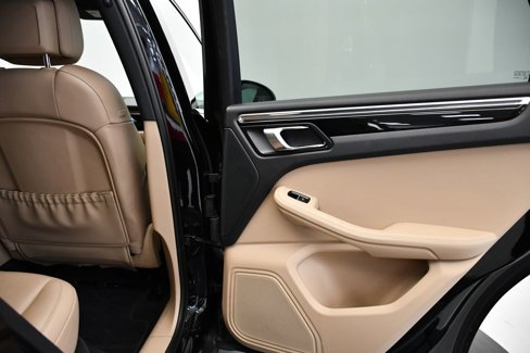 Certified 2023 Porsche Macan image 50