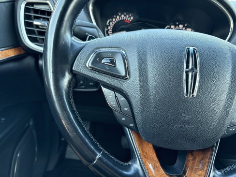 Used 2018 Lincoln MKX Reserve w/ Lincoln MKX Climate Package image 19