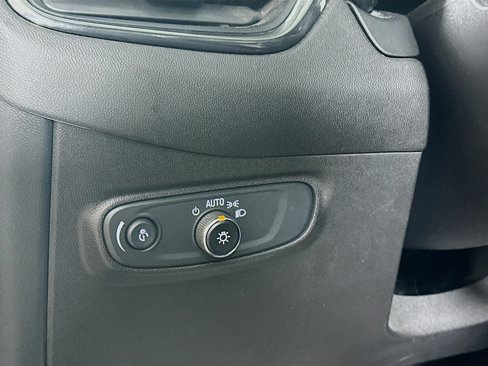 Used 2023 Chevrolet Equinox RS w/ RS Leather Package image 10