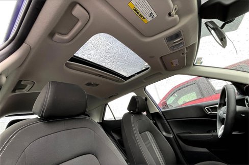 Used 2022 Hyundai Venue SEL image 15