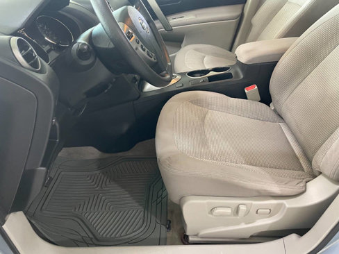 Used 2012 Nissan Rogue SV w/ Premium Pkg image 15