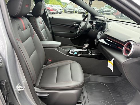 New 2025 Chevrolet Trax RS w/ Sunroof Package image 26