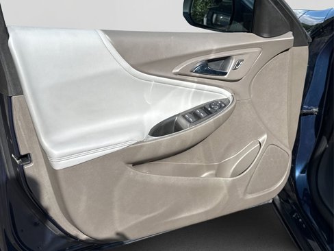 Used 2019 Chevrolet Malibu LT w/ Leather Package image 24