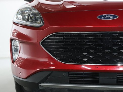Used 2020 Ford Escape Titanium w/ Titanium Premium Package 2.0 image 7