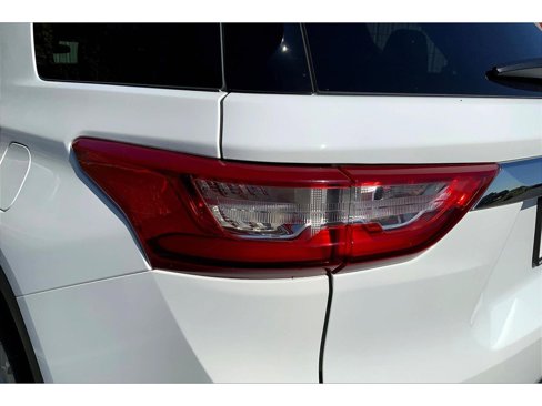 Used 2020 Chevrolet Traverse LS image 29