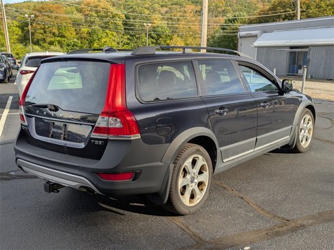 Used 2016 Volvo XC70 T5 Premier w/ Proximity Package image 2