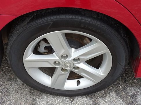 Used 2014 Toyota Camry SE image 11
