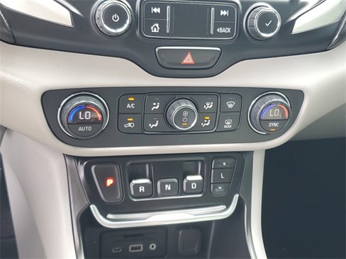 Used 2020 GMC Terrain SLT image 25